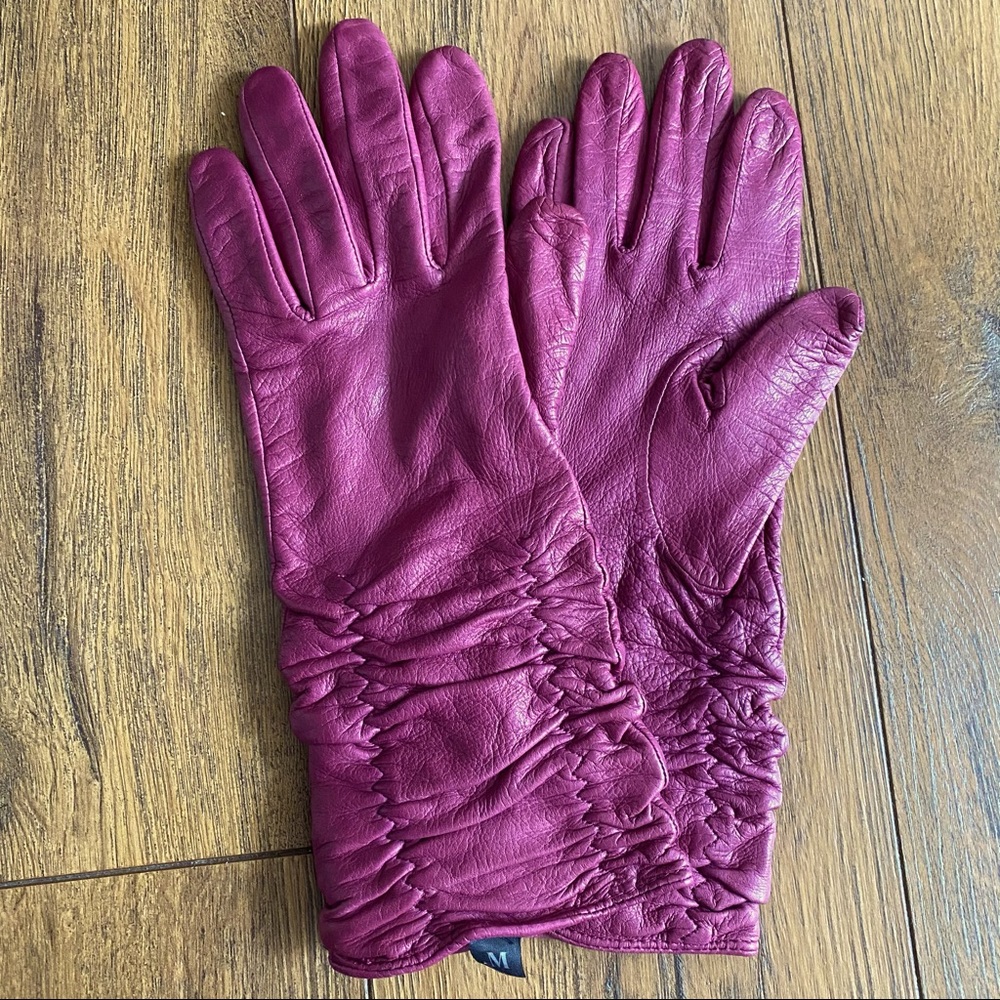SOFT raspberry LEATHER gloves, covers your wrists for added warmth, EUC
